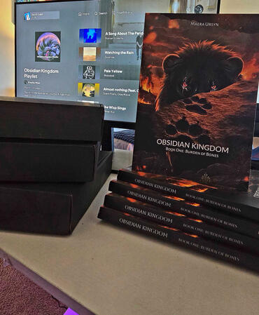 Maera Ursyn's - Author promo pic